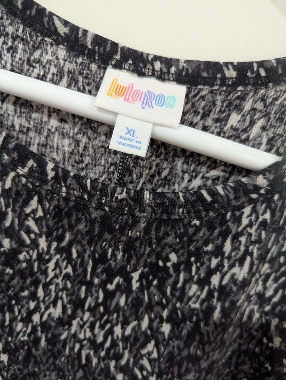 LuLaRoe Black and White Speckle Print Hi-Low Dress - Picture 2 of 3